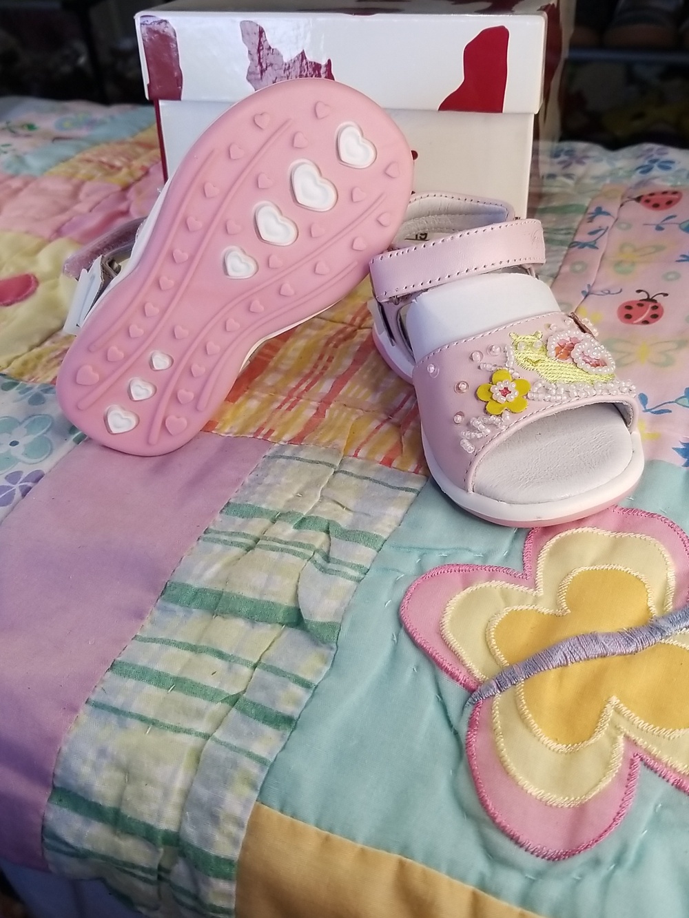 Venettini Pink Leather Sandals W/Stitched Snails Pearl's & Beads Euro 19 NIB US4 - Picture 4 of 7